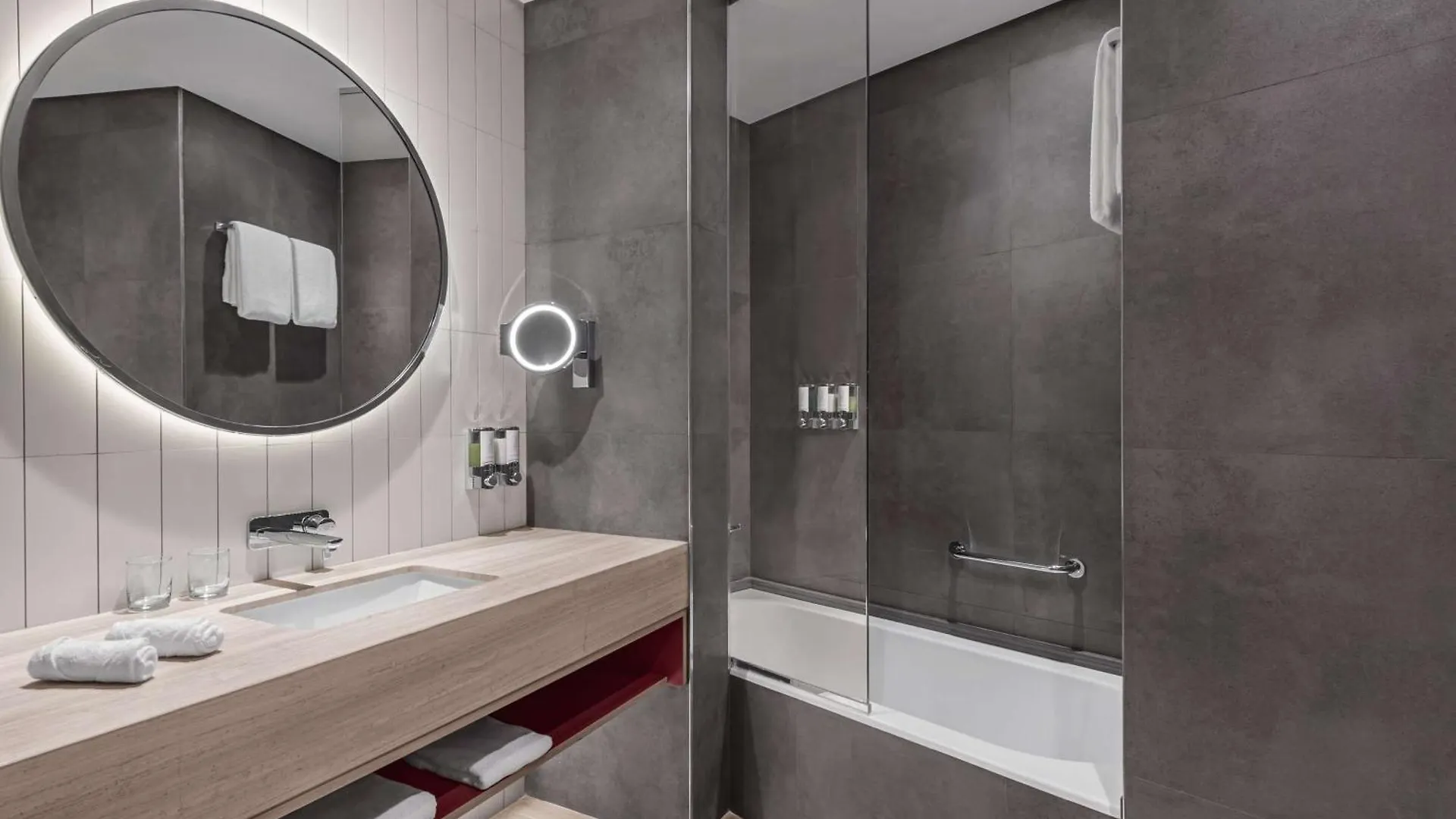 Отель Hampton By Hilton Marjan Island Рас-эль-Хайма ОАЭ