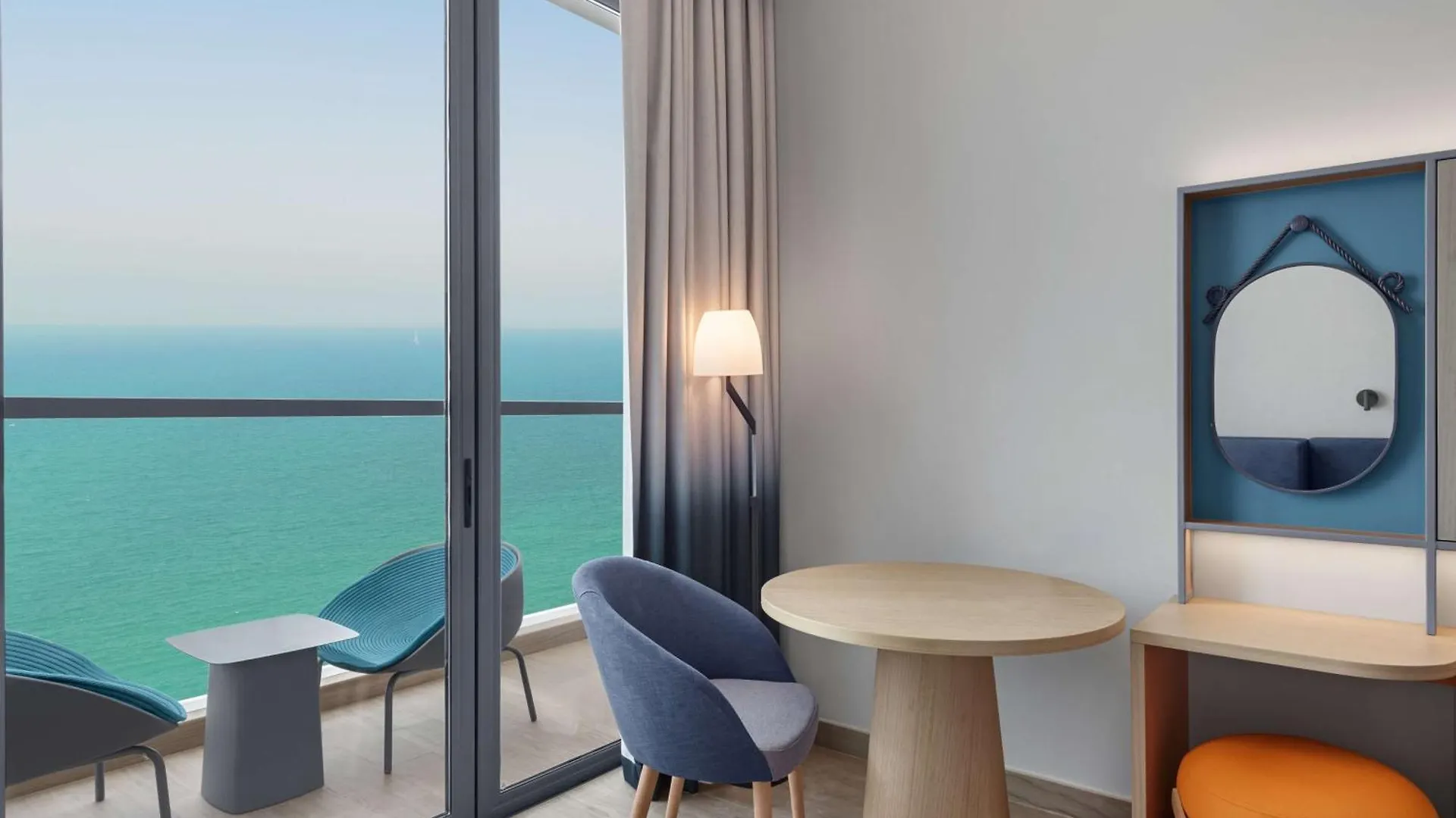 Отель Hampton By Hilton Marjan Island Рас-эль-Хайма Курортный комплекс