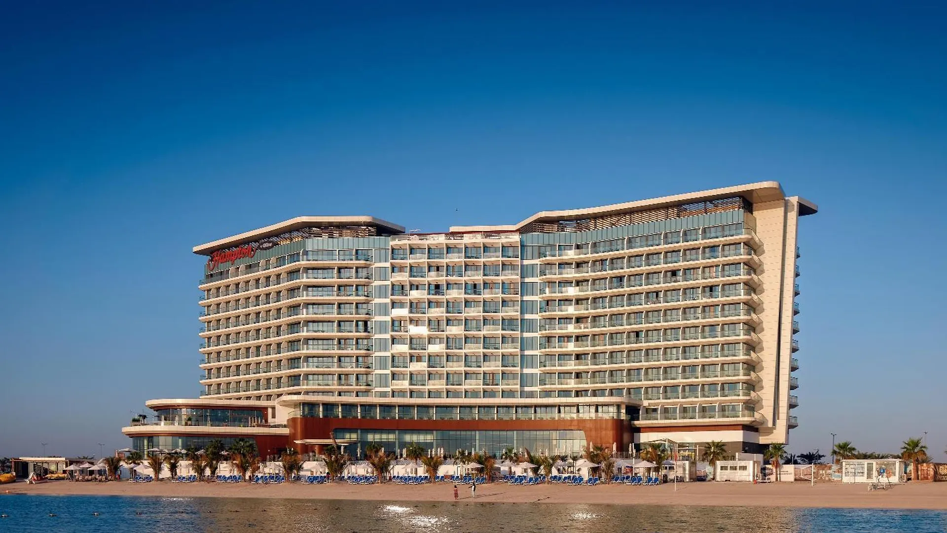 Курортный комплекс Отель Hampton By Hilton Marjan Island Рас-эль-Хайма